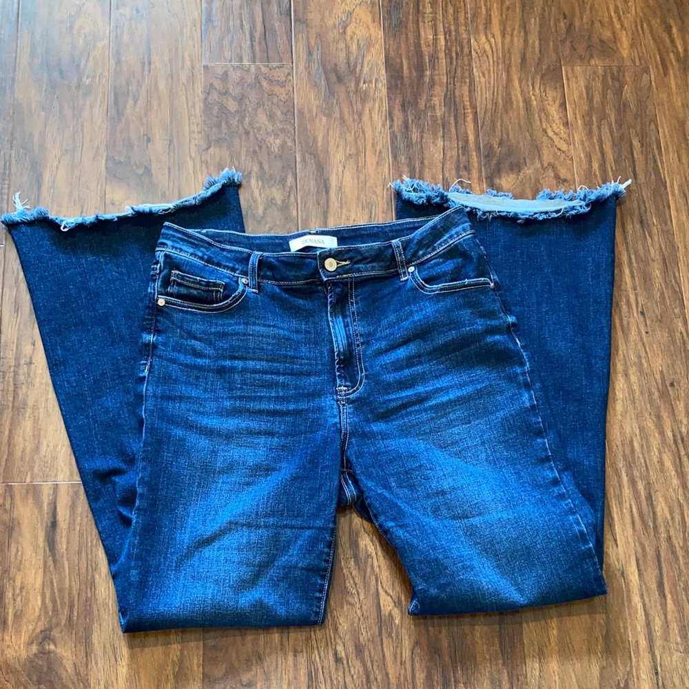 Zenana Dark Blue high rise flare jeans sz 31